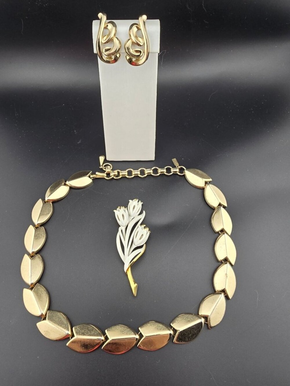 Vintage Monet Gold-Tone Jewelry Set - Necklace Earrings & Tulip Brooch